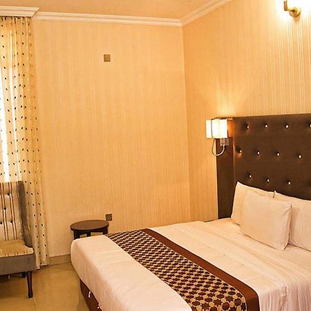 Lakeem Suites Agboyin Surulere Lagos Eksteriør bilde