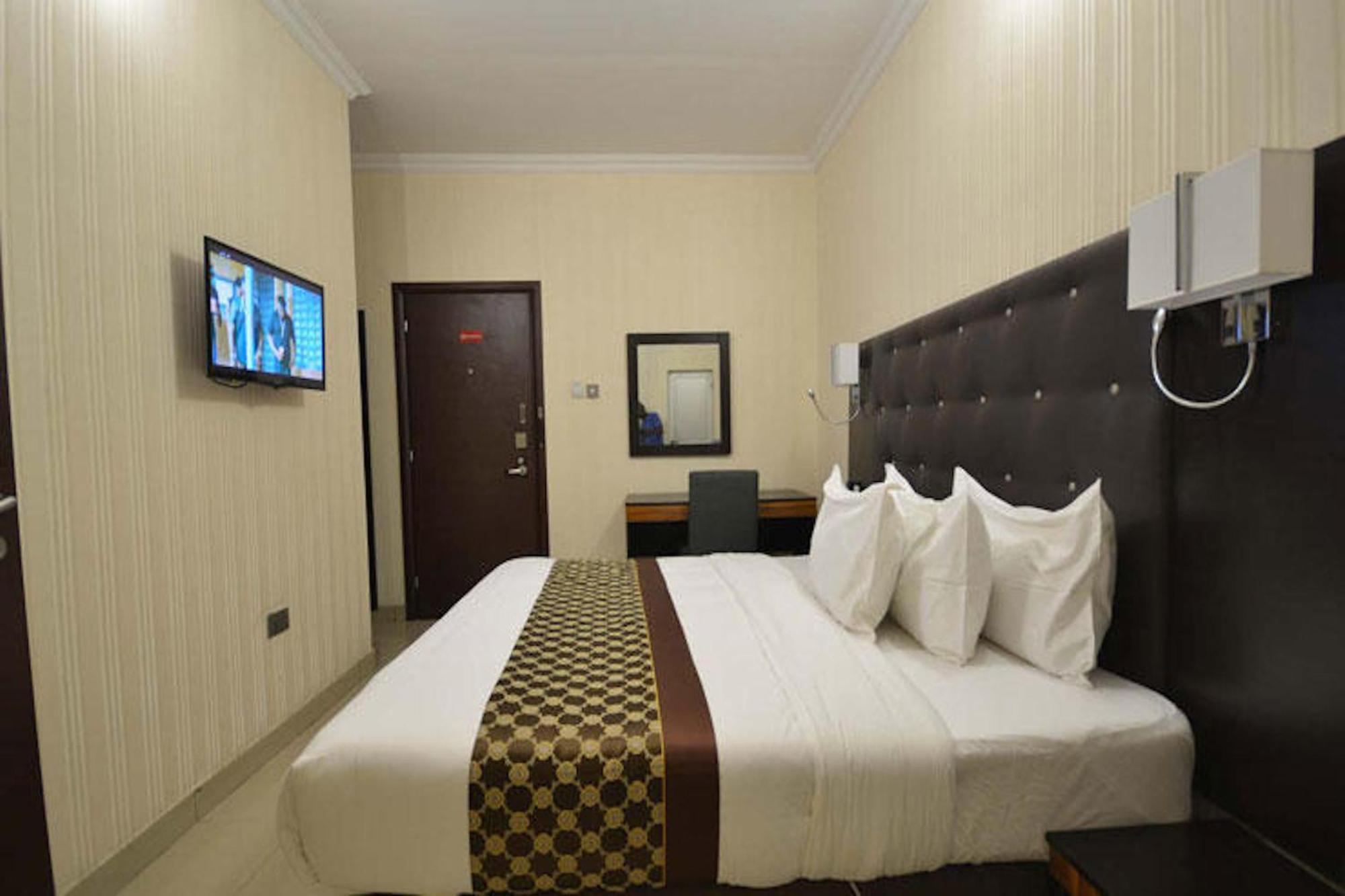 Lakeem Suites Agboyin Surulere Lagos Eksteriør bilde