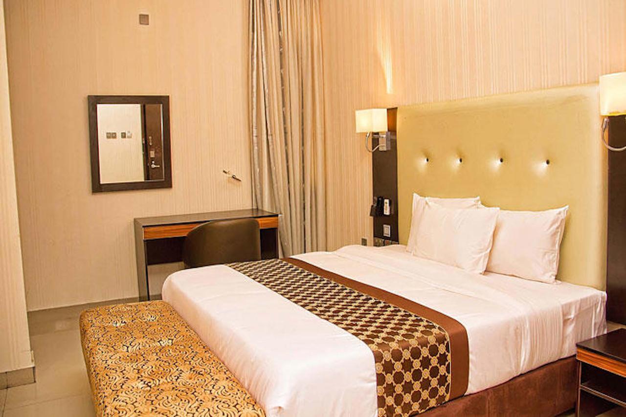 Lakeem Suites Agboyin Surulere Lagos Eksteriør bilde